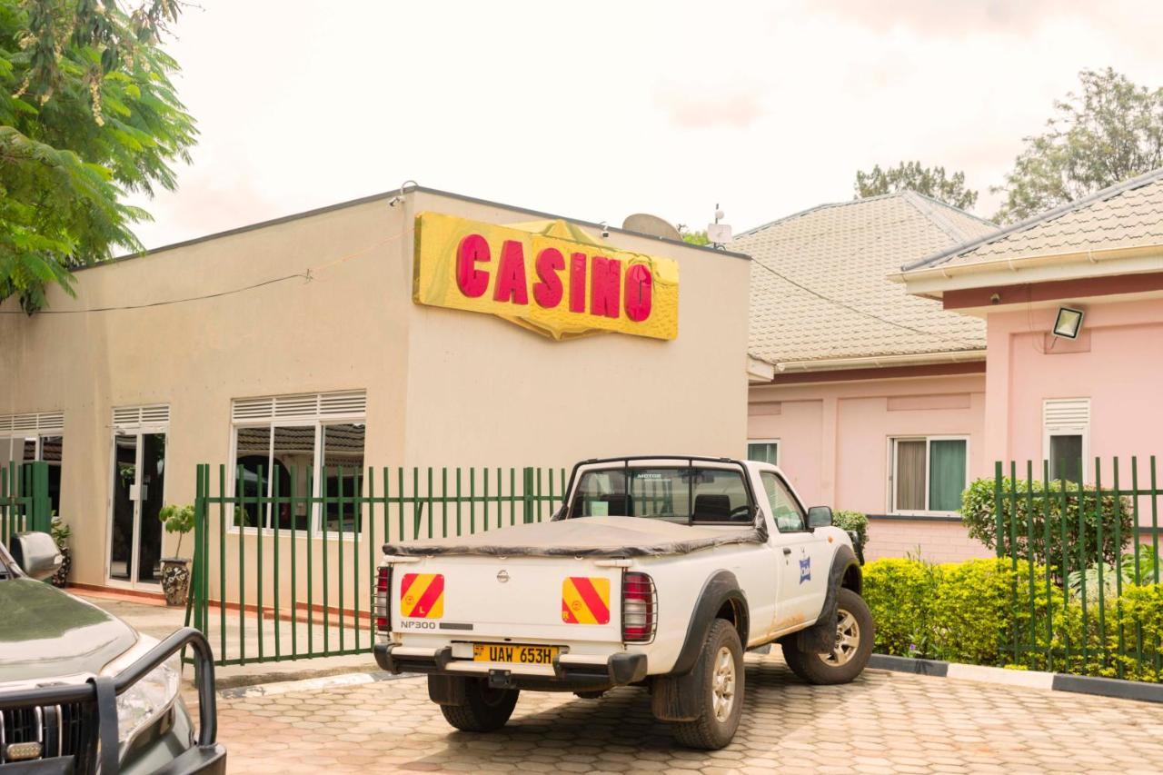 Agip Motel Mbarara Esterno foto